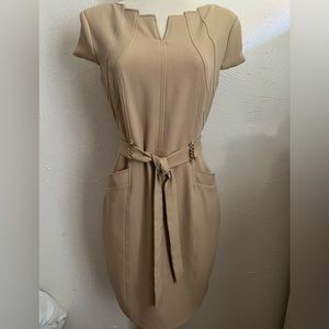 Ellen Tracy Womens Split Neck Cap Sleeve Sheath Dress Stretch Tie-Front Tan